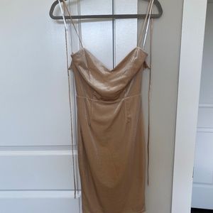 Lulu’s gold dress